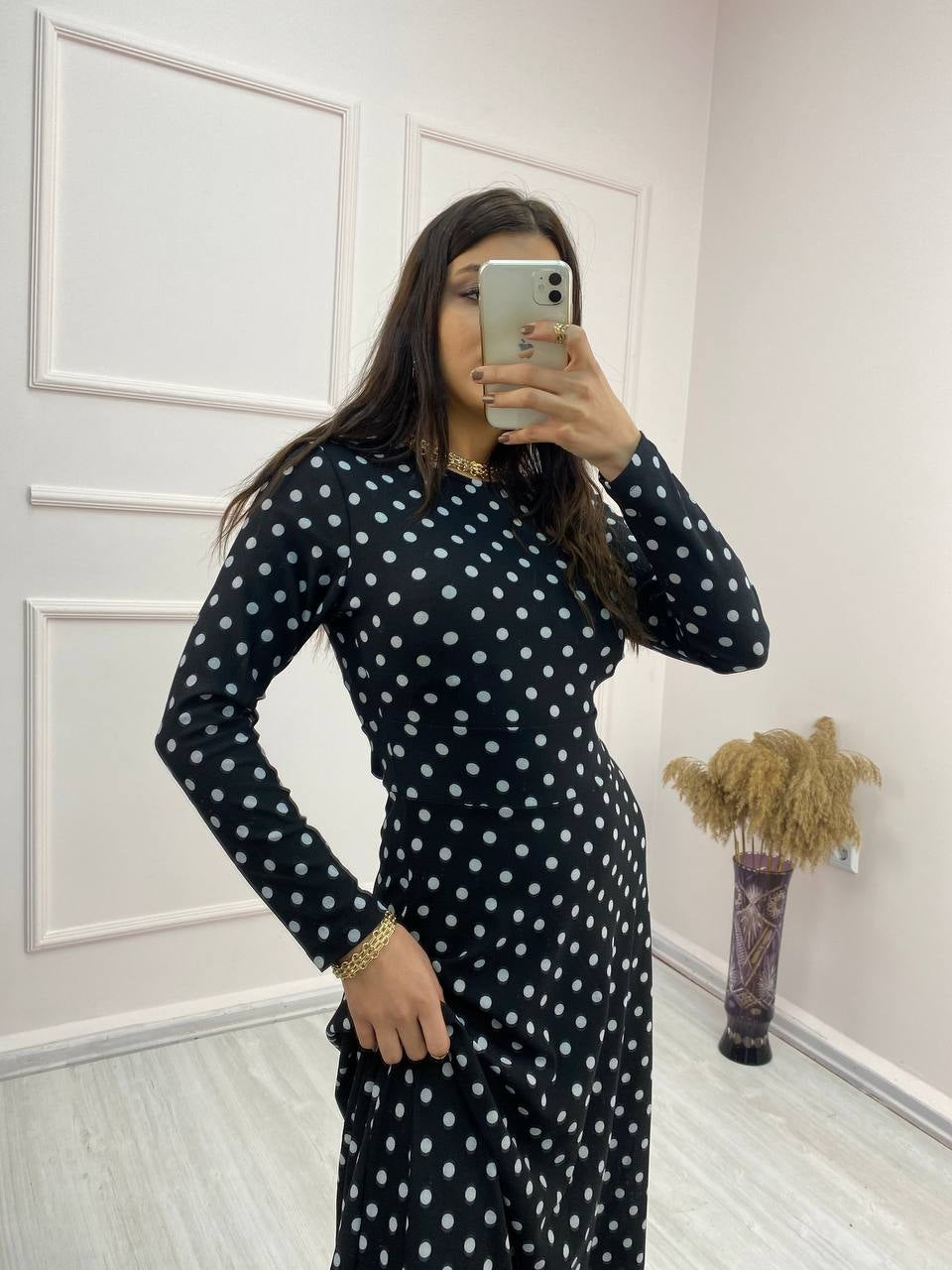 Kadın Krep Kumaş Uzun Kollu Tam Boy Puantiyeli Elbise 132 Cm
