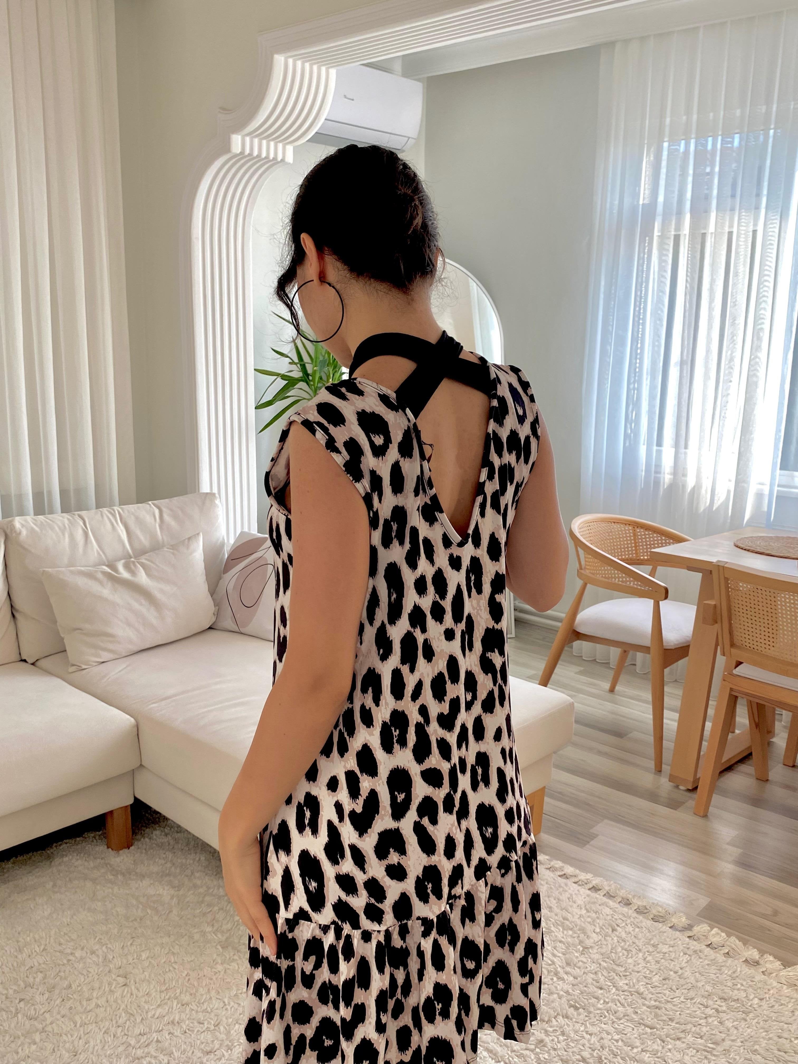 Kadın Kolsuz Sırttan Bağlamalı Fırfırlı Leopar Desenli Süprem Elbise
