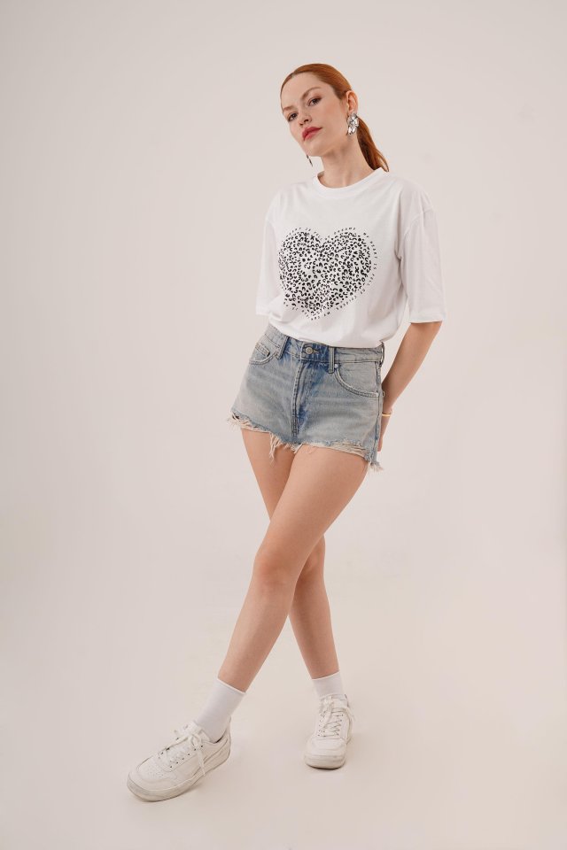 Kalp Baskılı Crop Beyaz Tişört