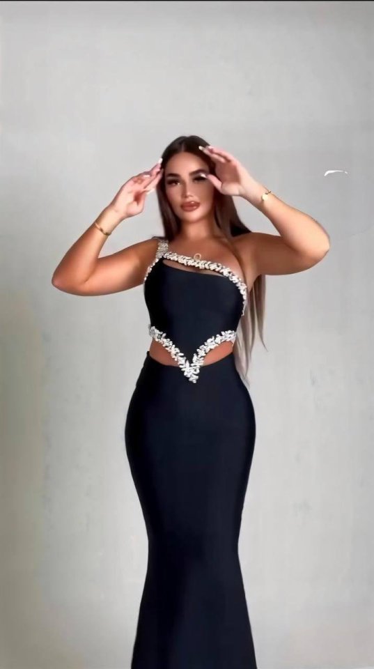 Kadın Komuz Ve Bel Dokelteli Taş Detay Dalgıç Kumaş Elbise